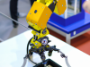 The rapidly functioning robotic gripper automatically arranges muddled areas.